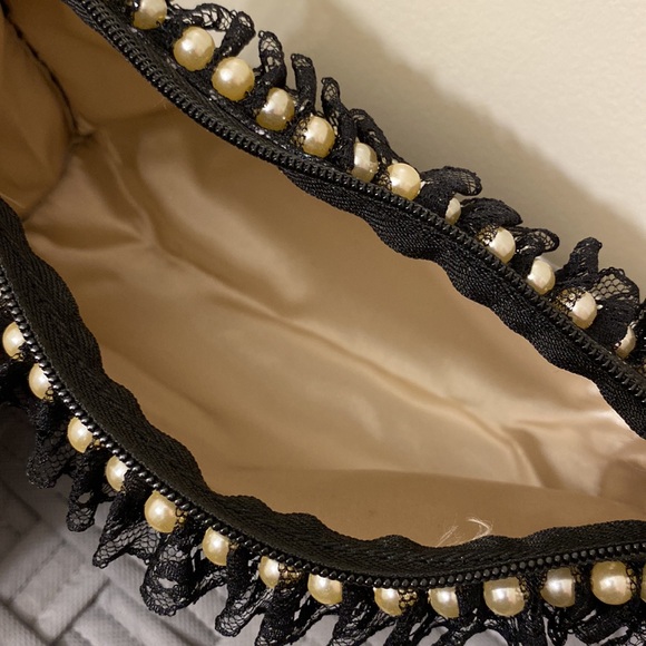 Unique clutch bag with gold chain print design. - Picture 6 of 6